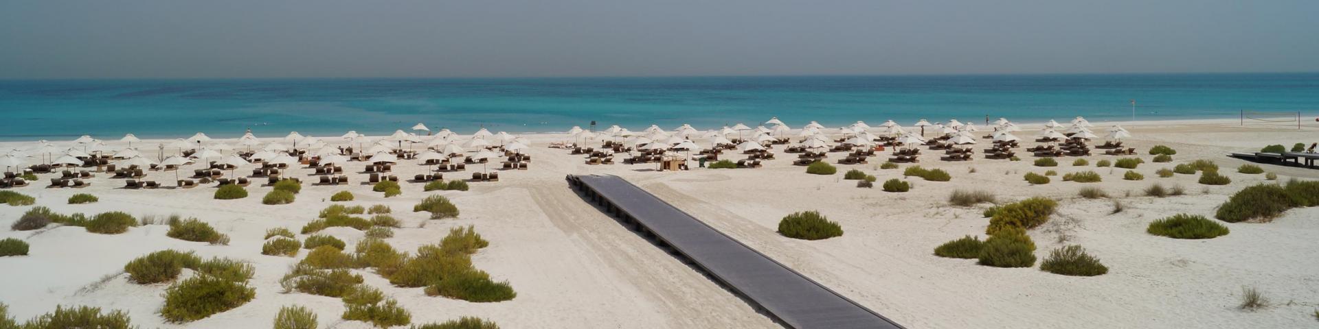 Abu Dhabi i Dubaj - plażowe wakacje z metropolią w tle 
